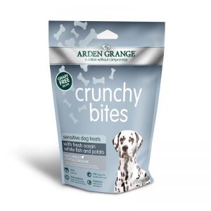 Arden Grange Crunchy Bites Sensitive - хрупкави бисквити с океанска риба 225 гр.